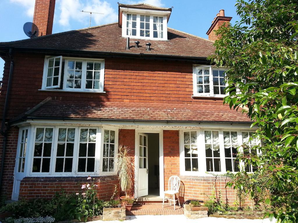 Rosemead Guest House Claygate Ngoại thất bức ảnh