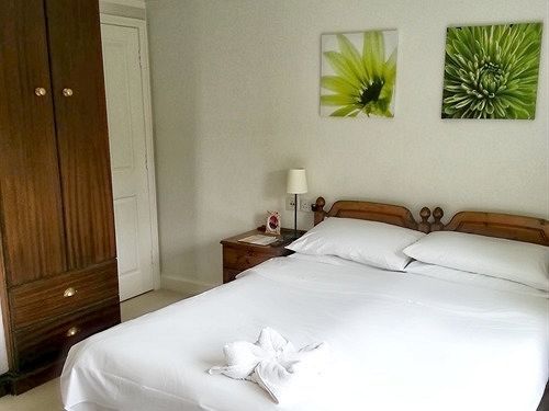 Rosemead Guest House Claygate Ngoại thất bức ảnh