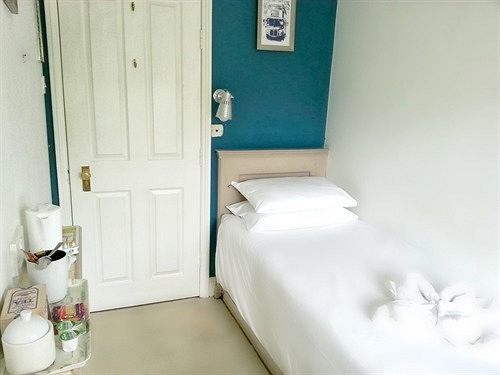 Rosemead Guest House Claygate Ngoại thất bức ảnh